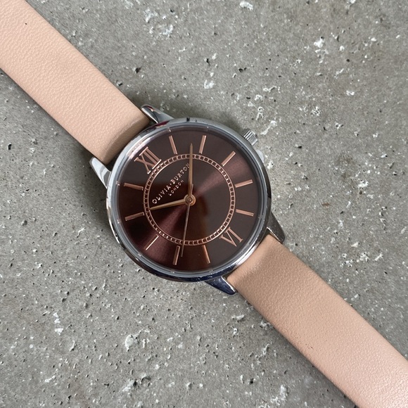 Olivia Burton 30mm - Picture 1 of 7